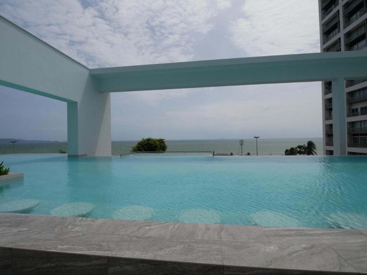 Aeras - The Ultimate Beachfront Experience Jomtien Beach Dış mekan fotoğraf